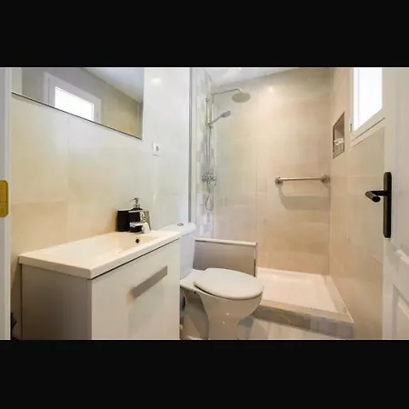Moderna Con Piscina