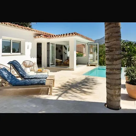Апартаменти Moderna Con Piscina